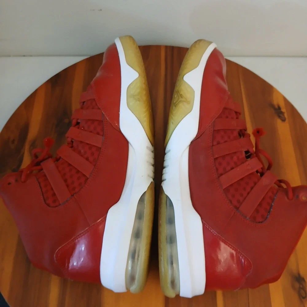 Nike Air Jordan Max Aura Mens 9 Red Patent Leather Basketball Shoes CQ9451-600